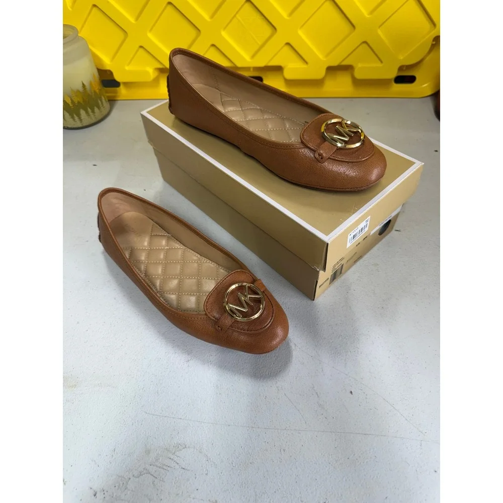 Michael Kors Lillie Moc Brown Pebbled Leather Flats‎ Gold MK Logo 8M 40R9LIFP2B